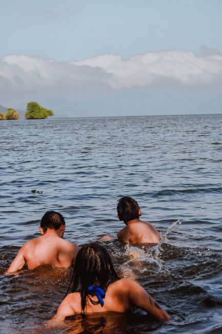 Choosing an Inflatable Dock Float: Sizes, Features and Safety